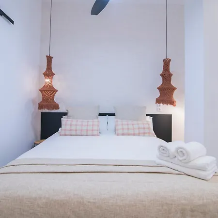 De Diseño Junto A La Ciudad De Ciencias D * Valencia