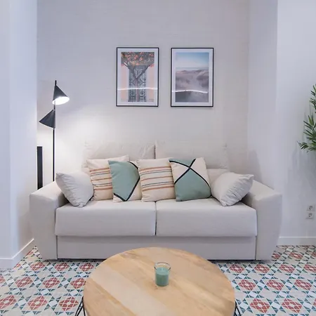 De Diseño Junto A La Ciudad De Ciencias D Valencia