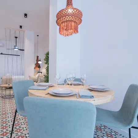 De Diseño Junto A La Ciudad De Ciencias D * Valencia